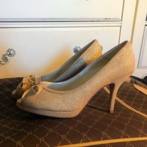 GOLD SHIMMER OPEN-TOE HEELS
